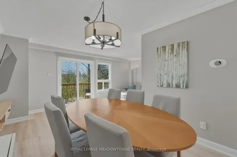 2272 Mowat Avenue Oakville ON L6H 5L8