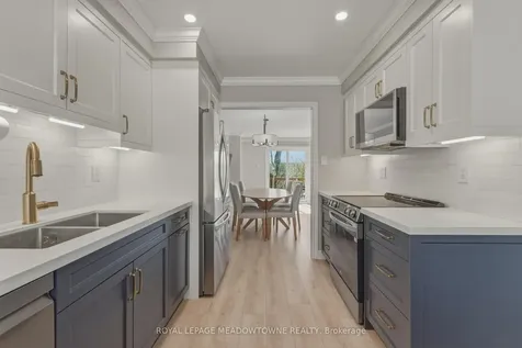 2272 Mowat Avenue Oakville ON L6H 5L8