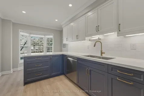 2272 Mowat Avenue Oakville ON L6H 5L8