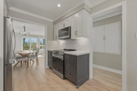 2272 Mowat Avenue Oakville ON L6H 5L8