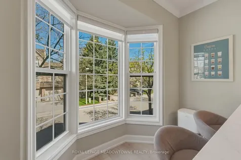 2272 Mowat Avenue Oakville ON L6H 5L8
