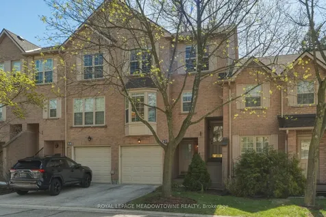 2272 Mowat Avenue Oakville ON L6H 5L8
