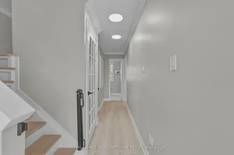 2272 Mowat Avenue Oakville ON L6H 5L8