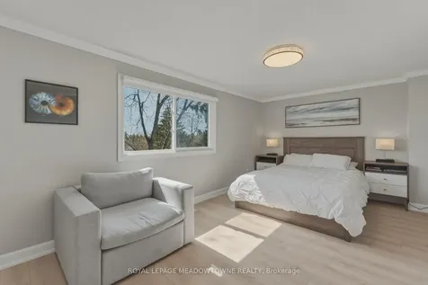 2272 Mowat Avenue Oakville ON L6H 5L8