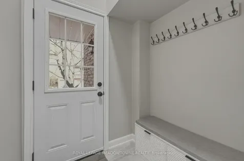 2272 Mowat Avenue Oakville ON L6H 5L8