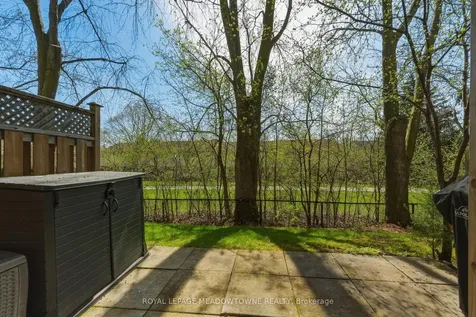 2272 Mowat Avenue Oakville ON L6H 5L8