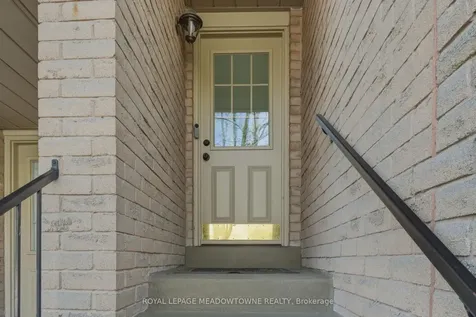 2272 Mowat Avenue Oakville ON L6H 5L8