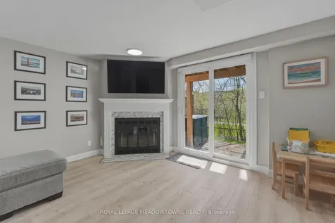 2272 Mowat Avenue Oakville ON L6H 5L8