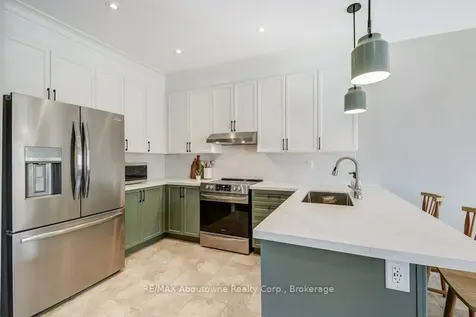 2454 Greenwich Drive Oakville ON L6M 0R8