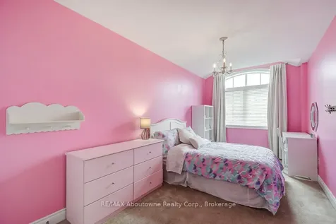 2454 Greenwich Drive Oakville ON L6M 0R8
