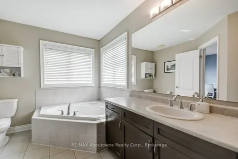 2454 Greenwich Drive Oakville ON L6M 0R8
