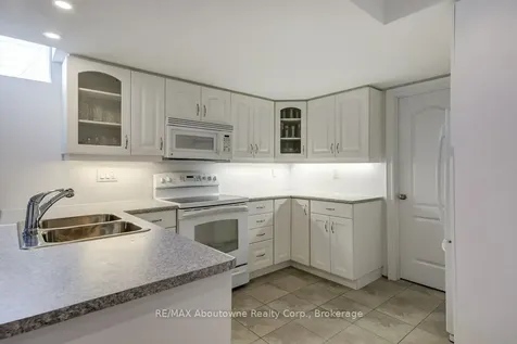 2454 Greenwich Drive Oakville ON L6M 0R8