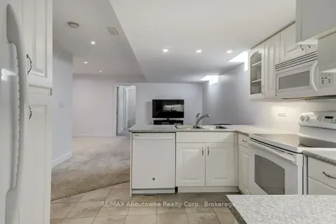 2454 Greenwich Drive Oakville ON L6M 0R8