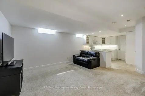 2454 Greenwich Drive Oakville ON L6M 0R8