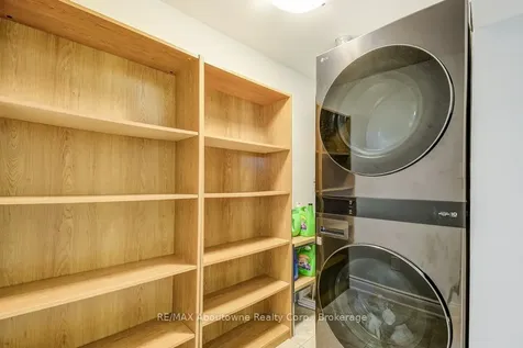 2454 Greenwich Drive Oakville ON L6M 0R8