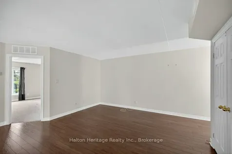 2010 Cleaver Avenue Burlington ON L7M 4C1