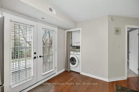 2010 Cleaver Avenue Burlington ON L7M 4C1
