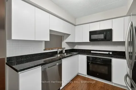 2010 Cleaver Avenue Burlington ON L7M 4C1