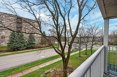 2010 Cleaver Avenue Burlington ON L7M 4C1