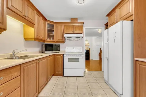 112 Cresthaven Road Brampton ON L7A 1H8