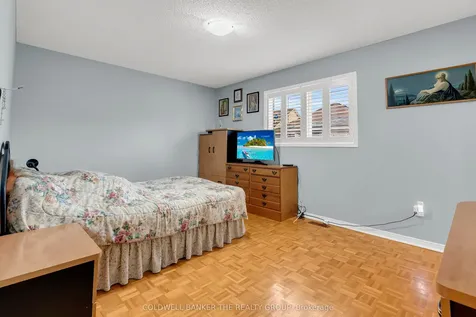112 Cresthaven Road Brampton ON L7A 1H8