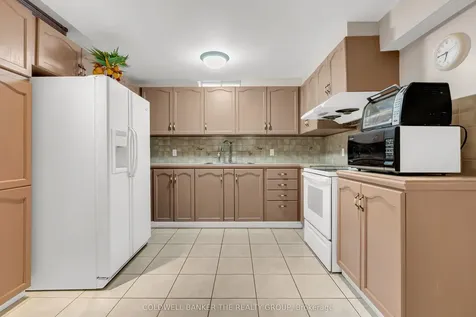 112 Cresthaven Road Brampton ON L7A 1H8