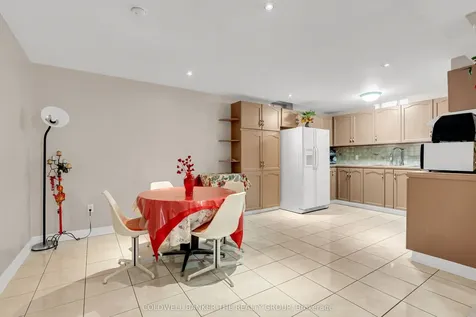 112 Cresthaven Road Brampton ON L7A 1H8
