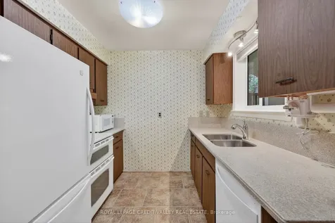 20 Willis Drive Brampton ON L6W 1A9