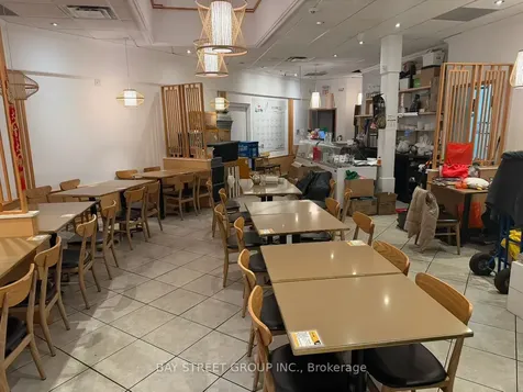 1100 Dundas Street W Mississauga ON L5C 4E7