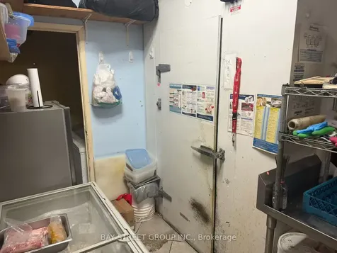 1100 Dundas Street W Mississauga ON L5C 4E7