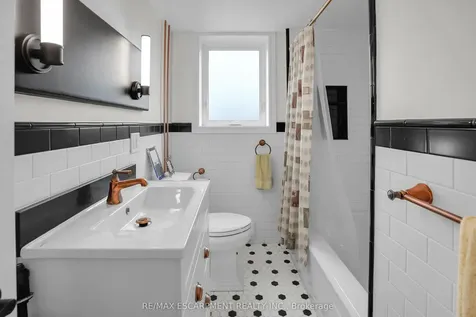 1347 Lakeshore Road Burlington ON L7S 1B1