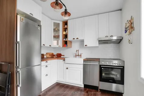 1347 Lakeshore Road Burlington ON L7S 1B1