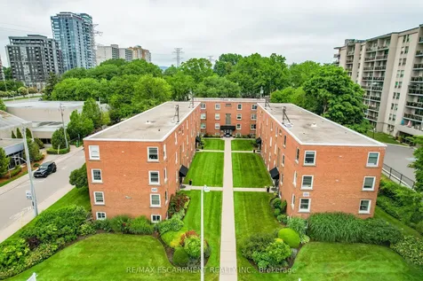 1347 Lakeshore Road Burlington ON L7S 1B1
