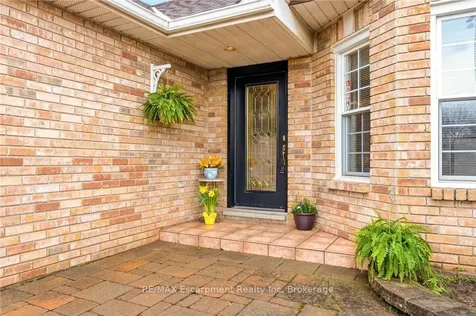 1156 Augustus Drive Burlington ON L7S 2K5