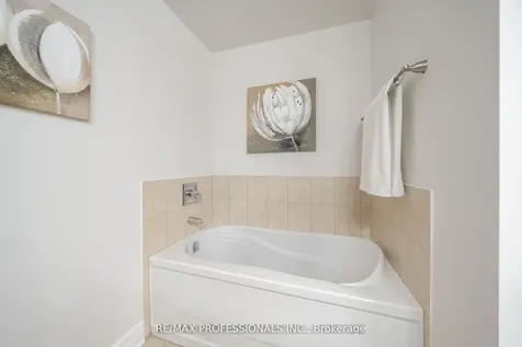 2300 Upper Middle Road Oakville ON L6M 0T4