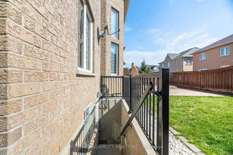 80 Scotchmere Crescent Brampton ON L6P 3A6