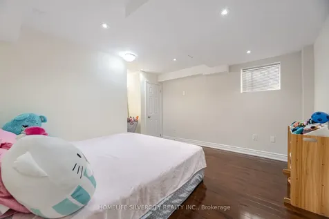 80 Scotchmere Crescent Brampton ON L6P 3A6