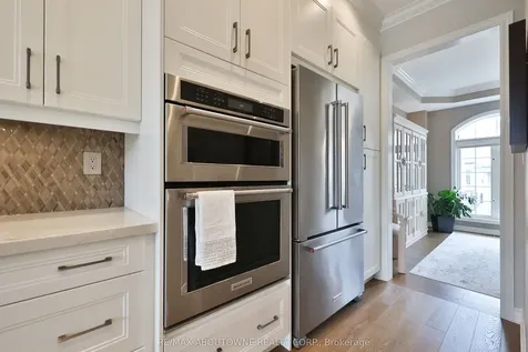 2400 Neyagawa Boulevard Oakville ON L6H 7P5