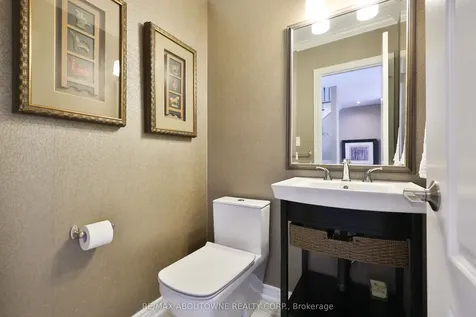 2400 Neyagawa Boulevard Oakville ON L6H 7P5