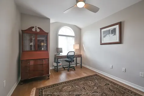 2400 Neyagawa Boulevard Oakville ON L6H 7P5