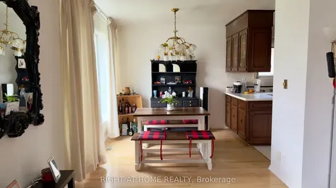 21 Mitre Place Toronto ON M9R 3C5