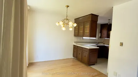21 Mitre Place Toronto ON M9R 3C5