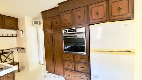 21 Mitre Place Toronto ON M9R 3C5