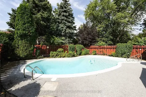 21 Mitre Place Toronto ON M9R 3C5