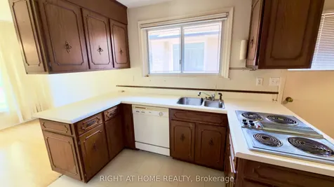 21 Mitre Place Toronto ON M9R 3C5