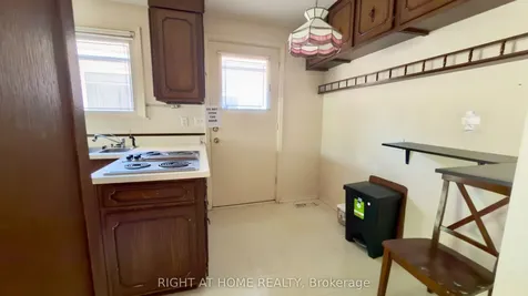 21 Mitre Place Toronto ON M9R 3C5
