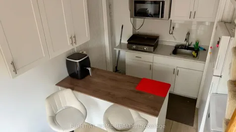 21 Mitre Place Toronto ON M9R 3C5