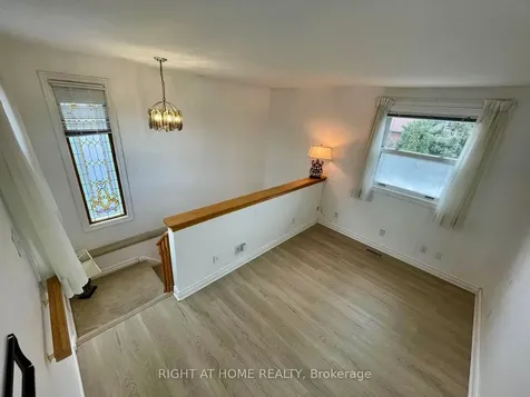 21 Mitre Place Toronto ON M9R 3C5