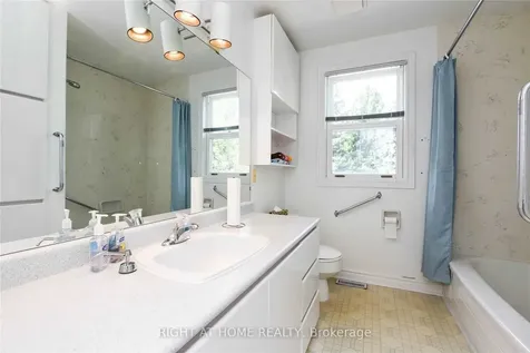 21 Mitre Place Toronto ON M9R 3C5