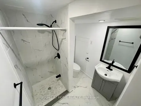 21 Mitre Place Toronto ON M9R 3C5